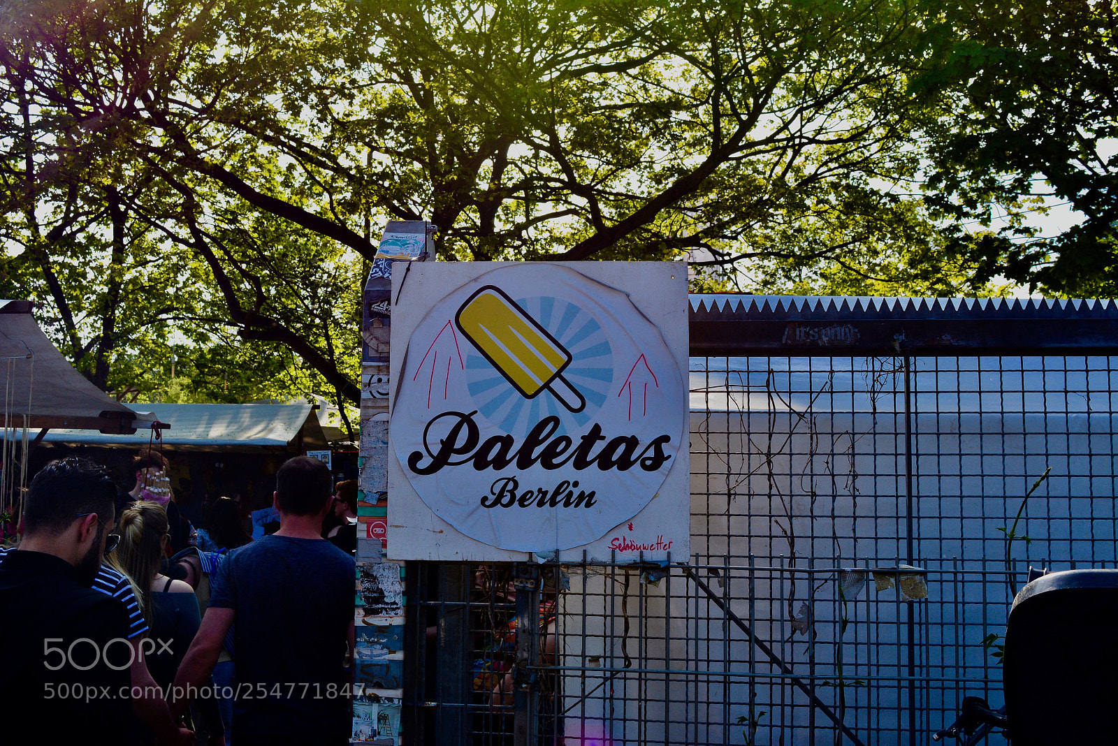 Nikon D5200 sample photo. Paletas at the mauerpark photography