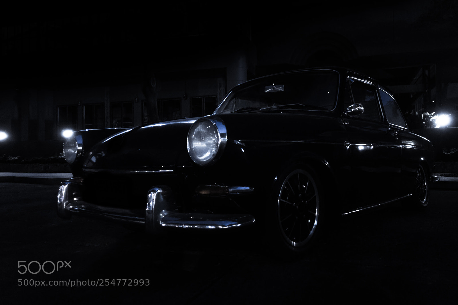 Sony Cyber-shot DSC-RX100 IV sample photo. Beautiful vintage car at photography