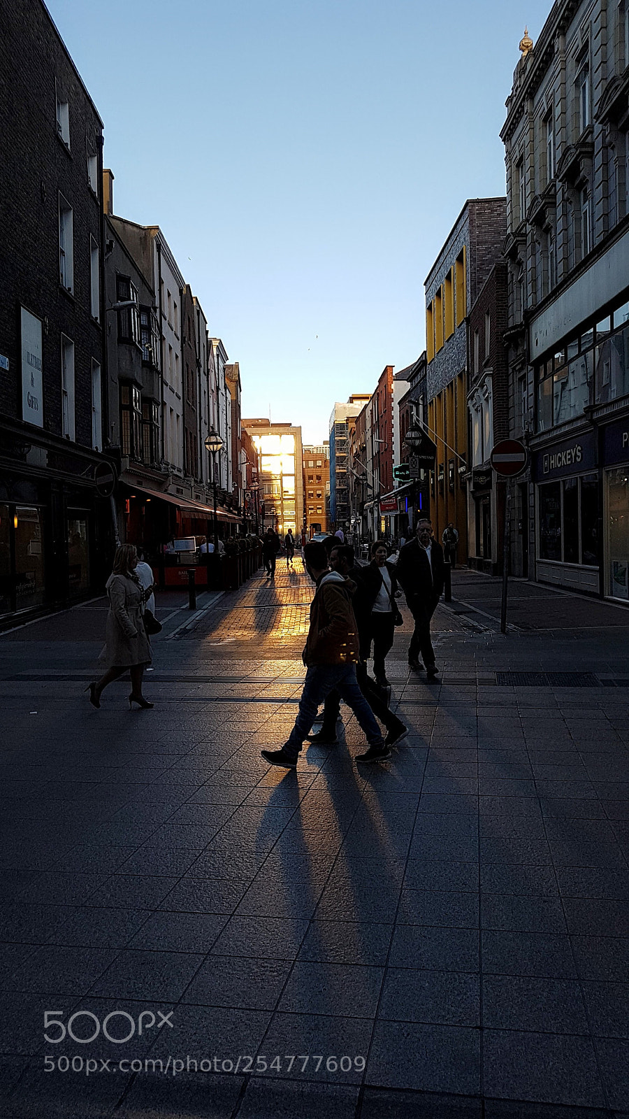 Samsung Galaxy S7 Edge sample photo. Strolling photography