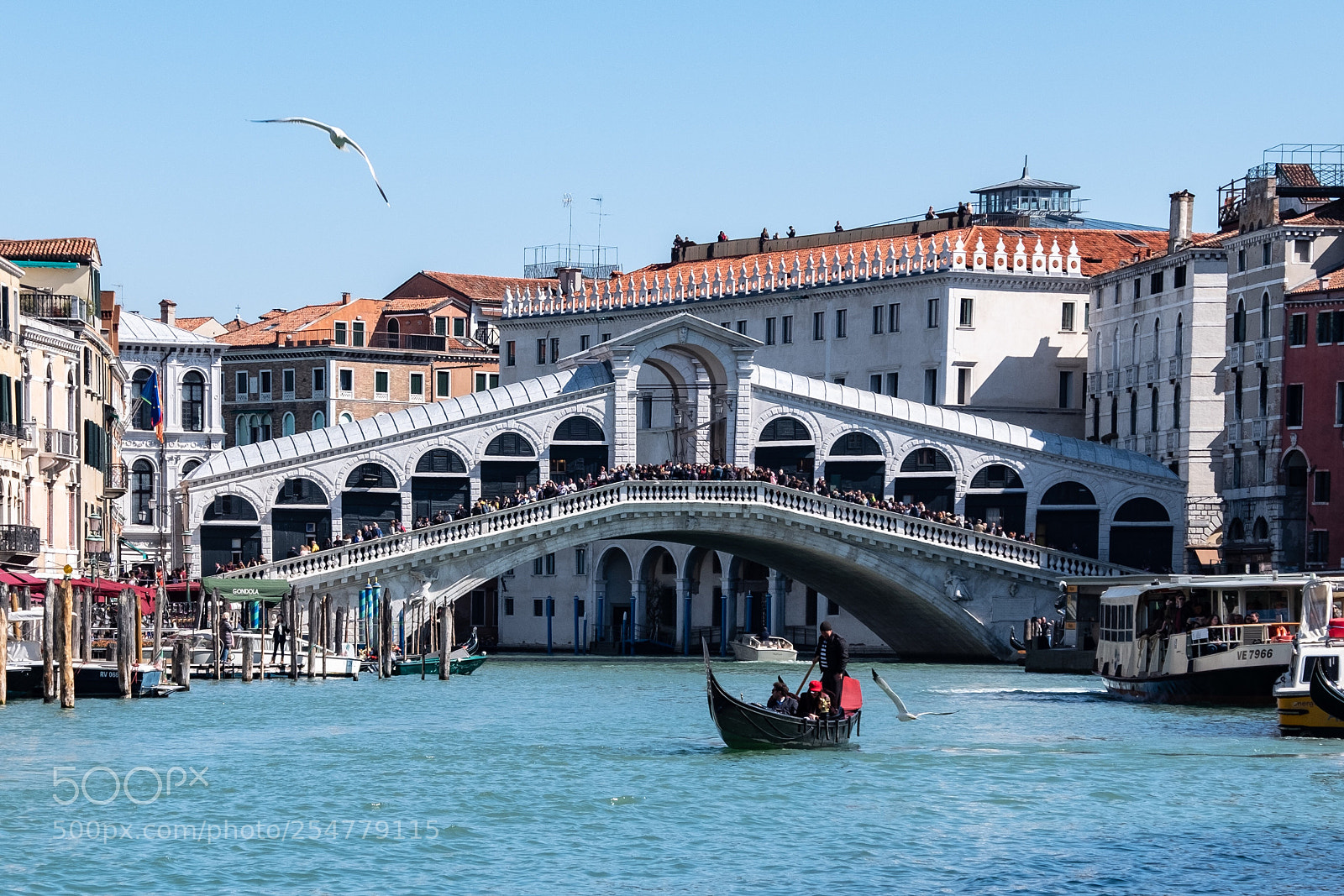 Fujifilm X-T2 sample photo. Ponte di rialto, canal photography