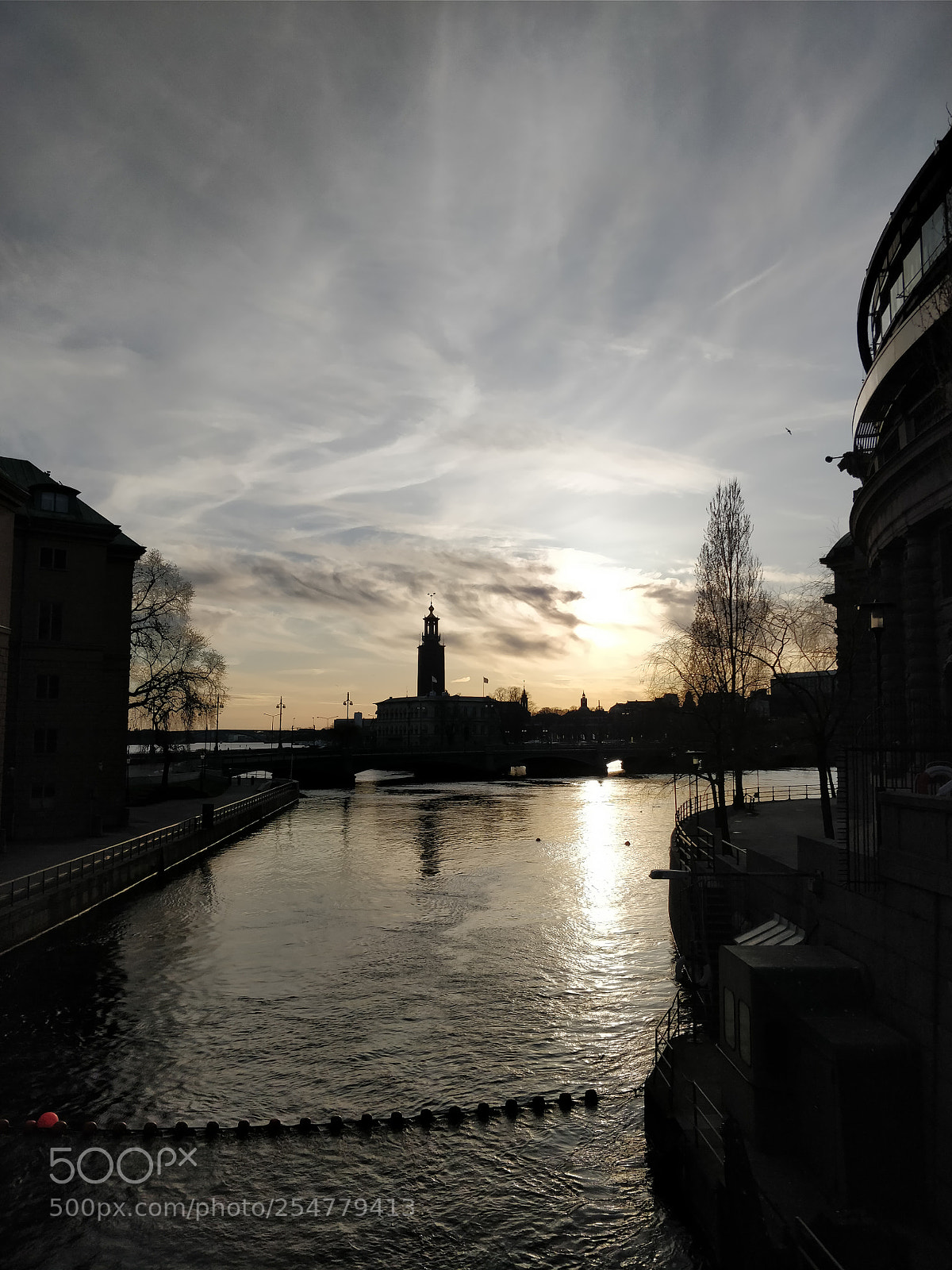 OnePlus 5 sample photo. A bright nordic twilight photography