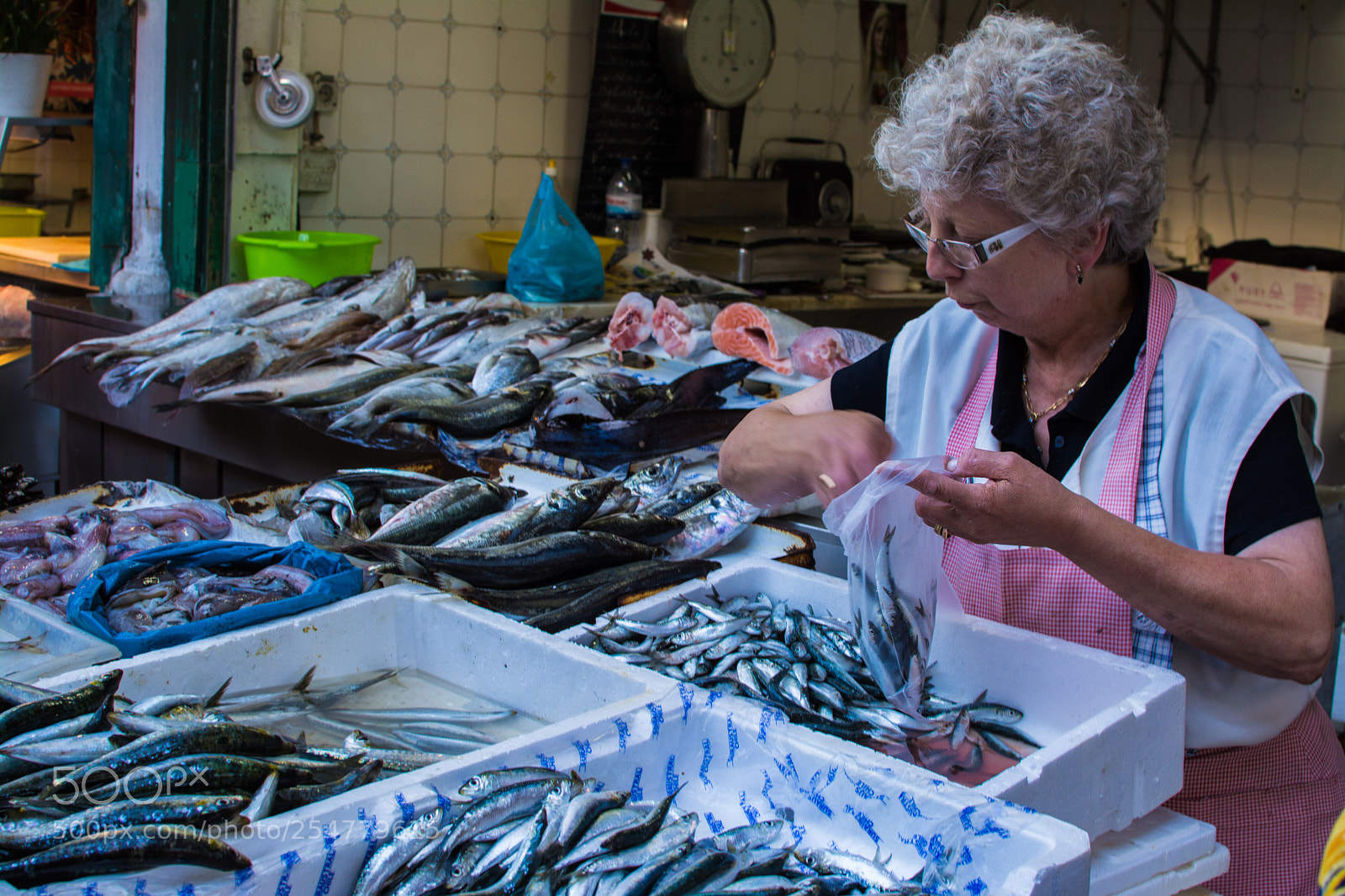 Nikon D5200 sample photo. Fish market photography