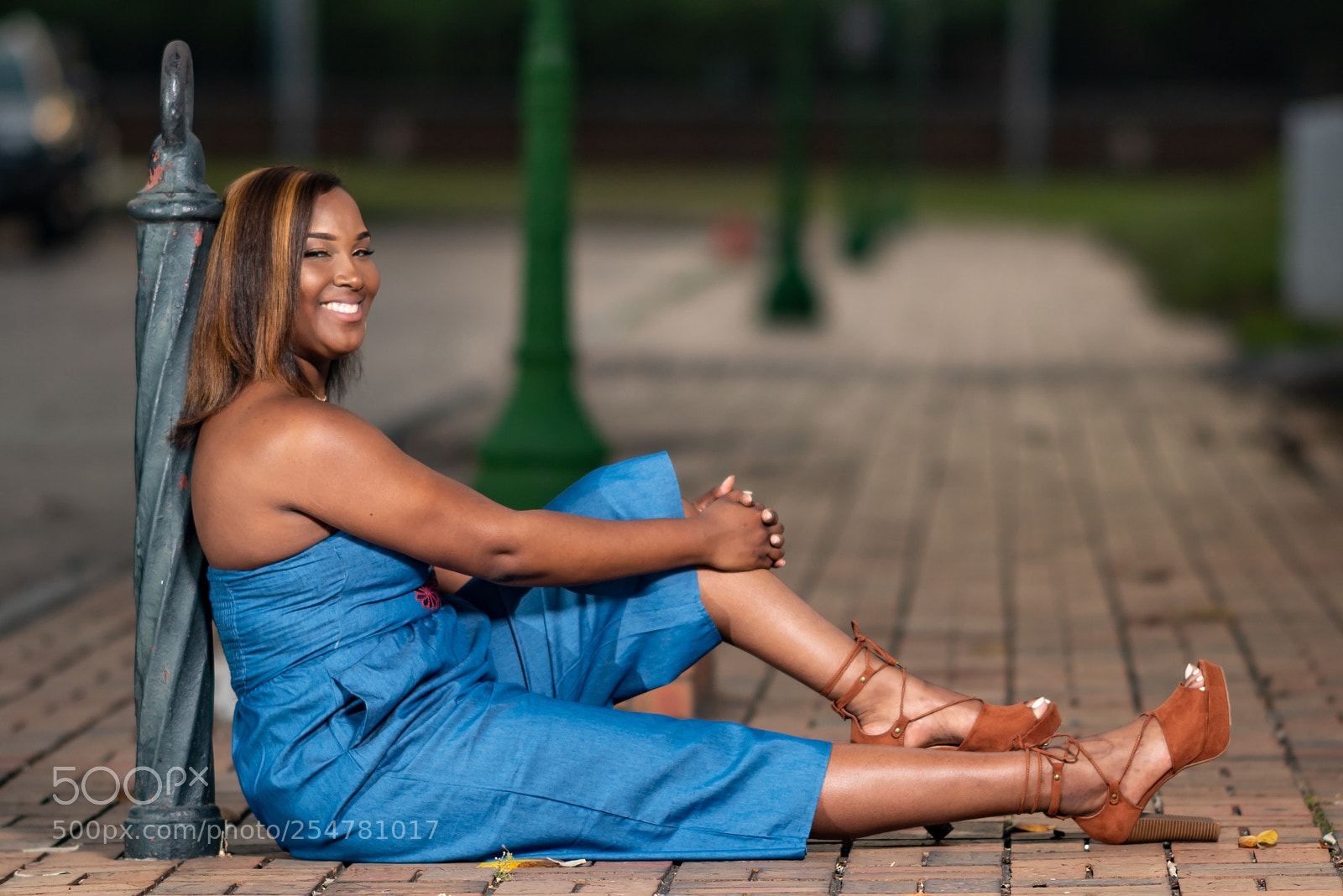 Nikon D810 sample photo. Senior on sidewalk photography