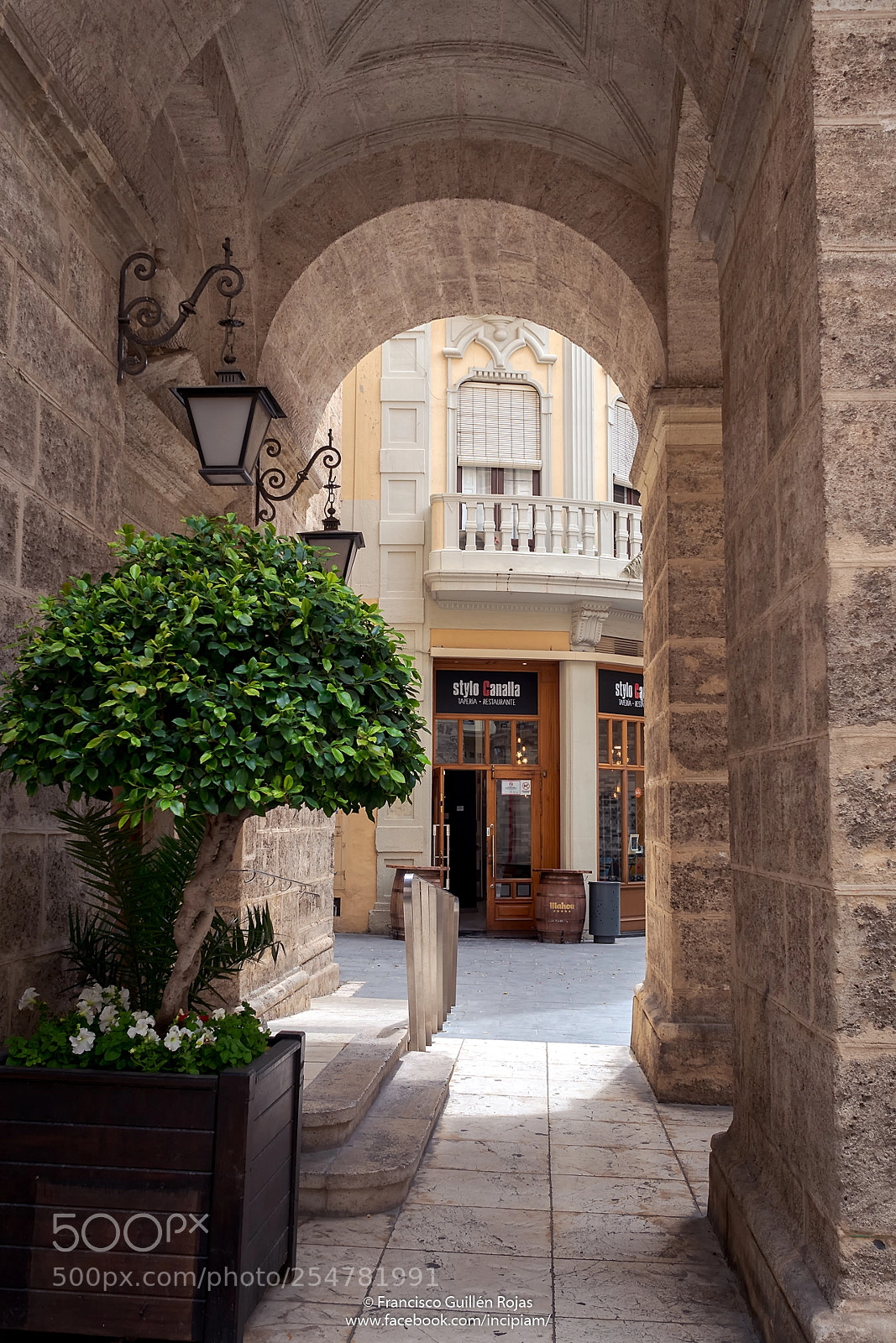 Olympus OM-D E-M5 II sample photo. P rtico iglesia de photography