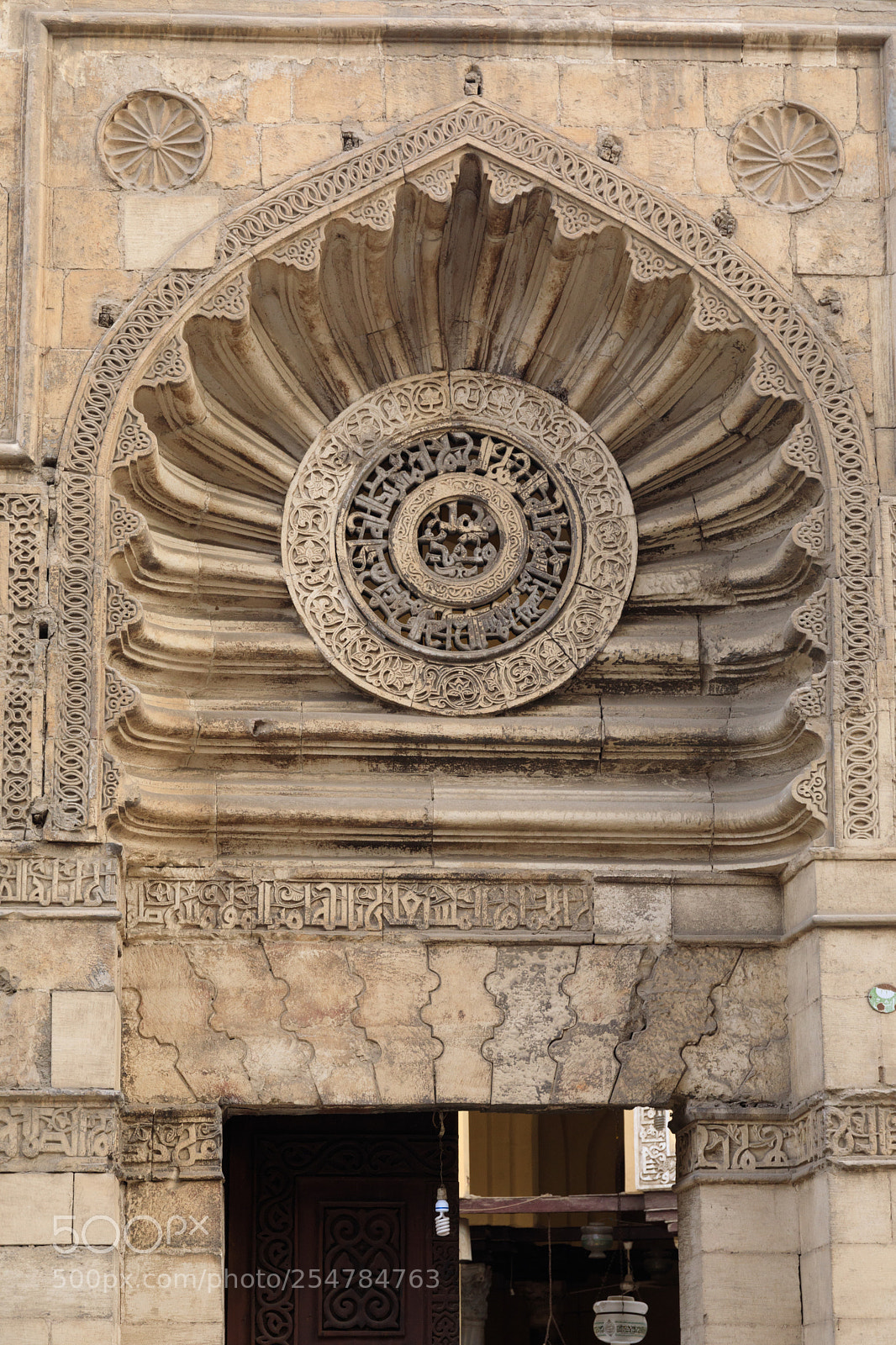 Canon EOS 5D Mark IV sample photo. Main door sun and photography