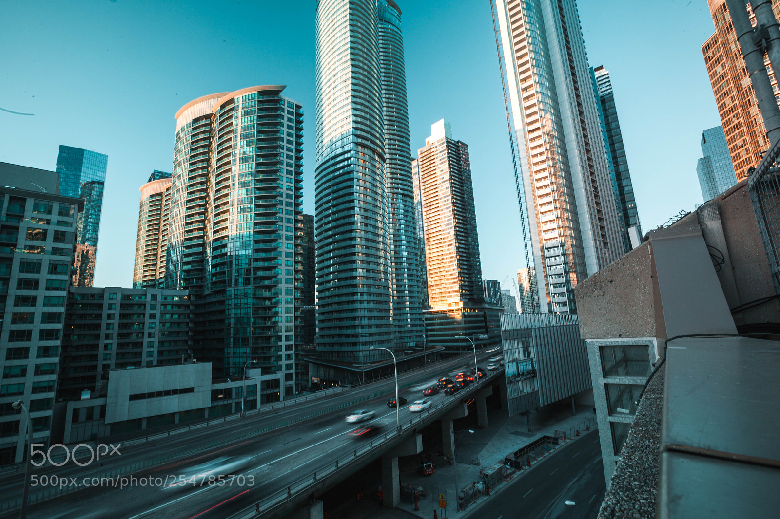 Canon EOS 5D Mark II sample photo. Busy cities photography
