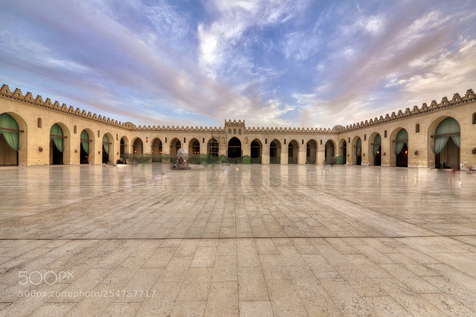 Canon EOS 5D Mark IV sample photo. Courtyard and masjid of photography