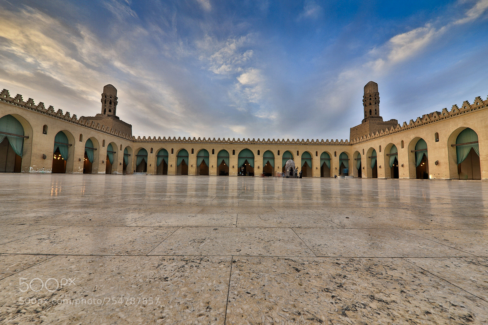 Canon EOS 5D Mark IV sample photo. Courtyard and masjid of photography