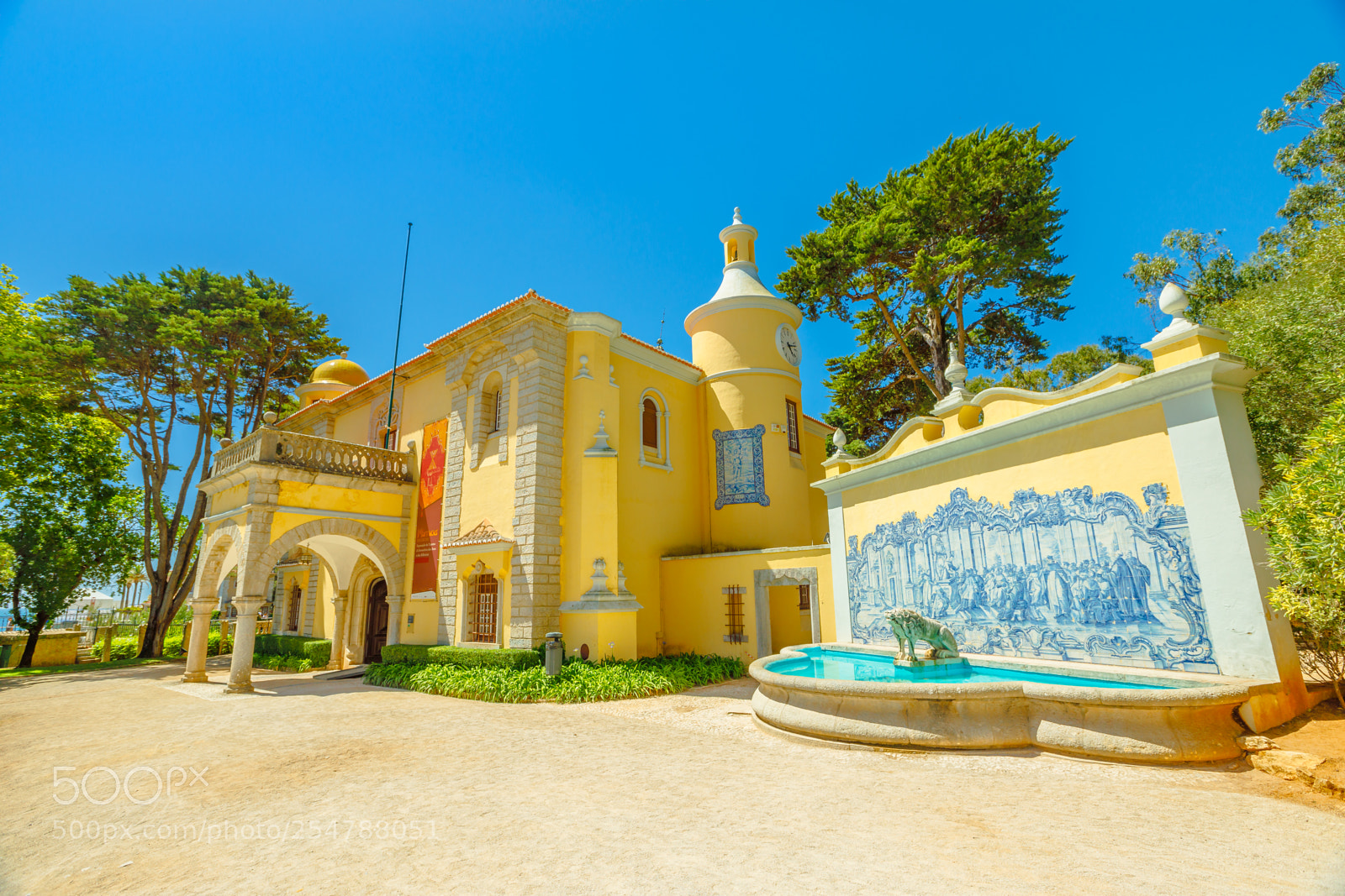 Canon EOS 5D Mark IV sample photo. Castro guimaraes museum cascais photography