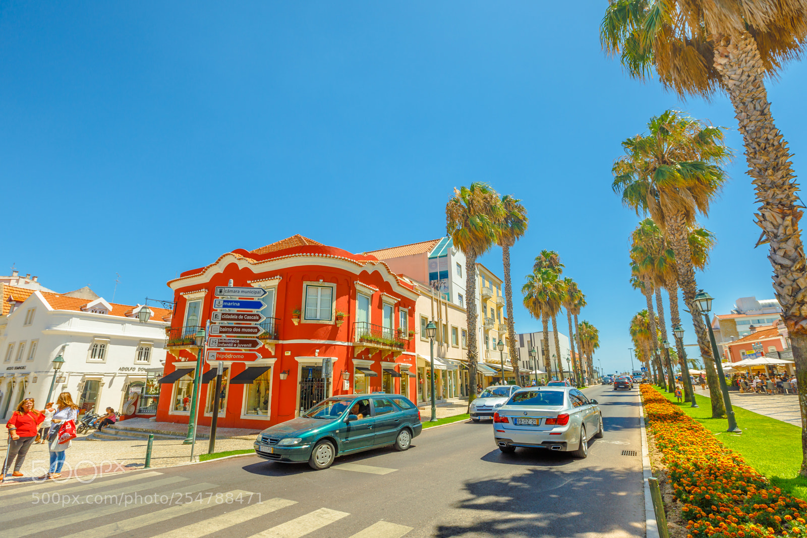 Canon EOS 5D Mark IV sample photo. Cascais street scene photography