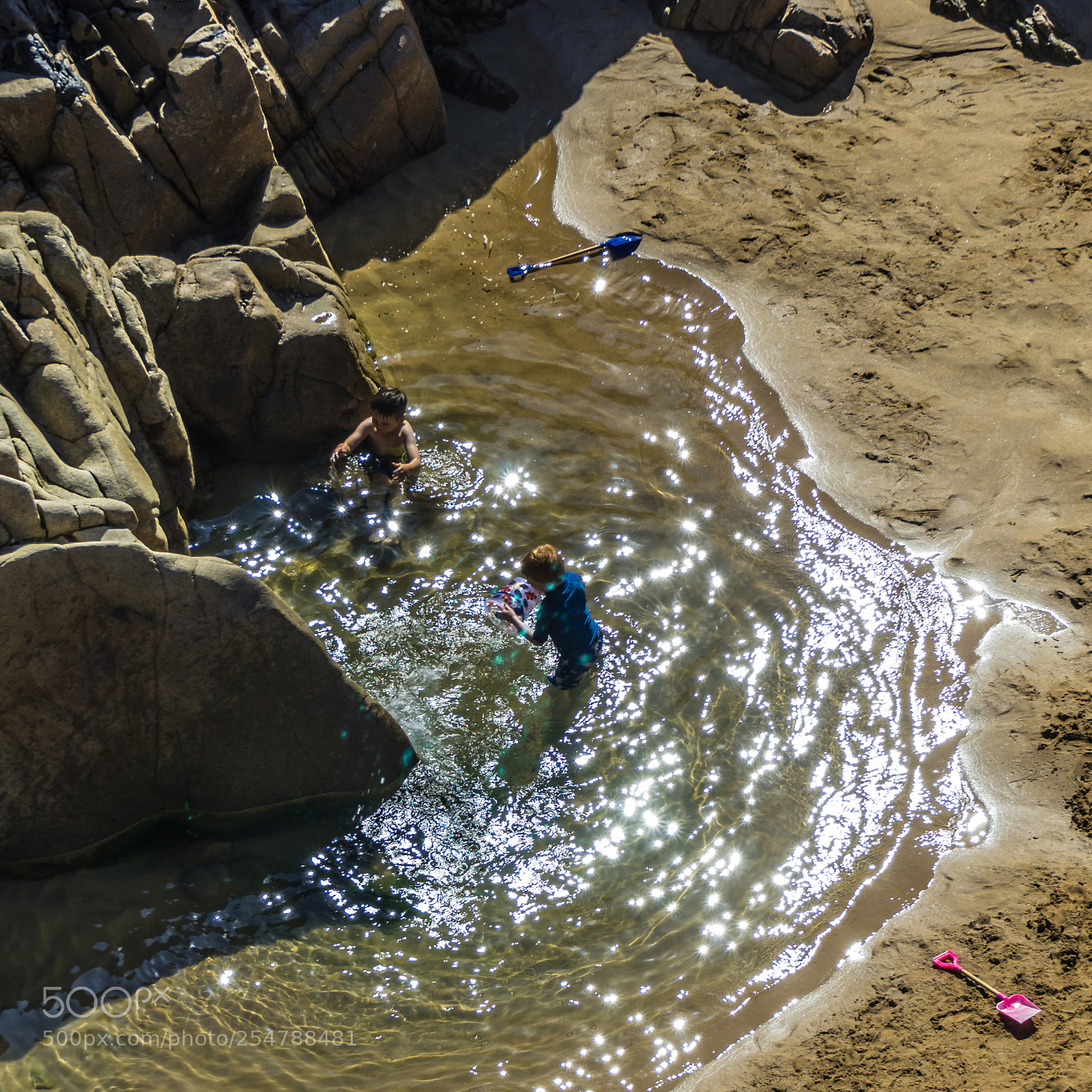 Sony a7 sample photo. Playing by the sea photography