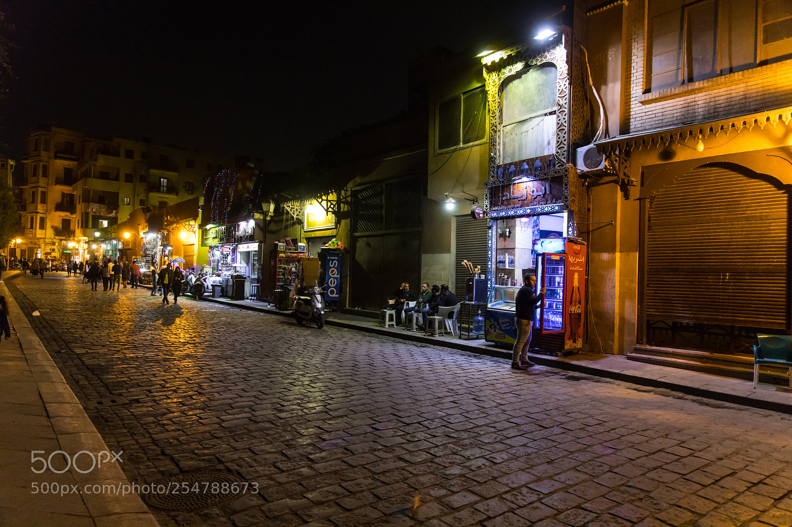 Canon EOS 5D Mark IV sample photo. Muiz li dinillah street photography