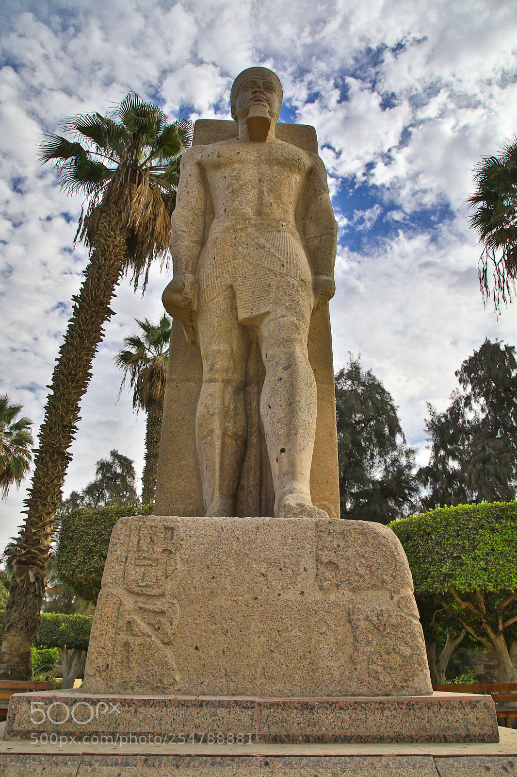 Canon EOS 5D Mark IV sample photo. Statue of ramses in photography