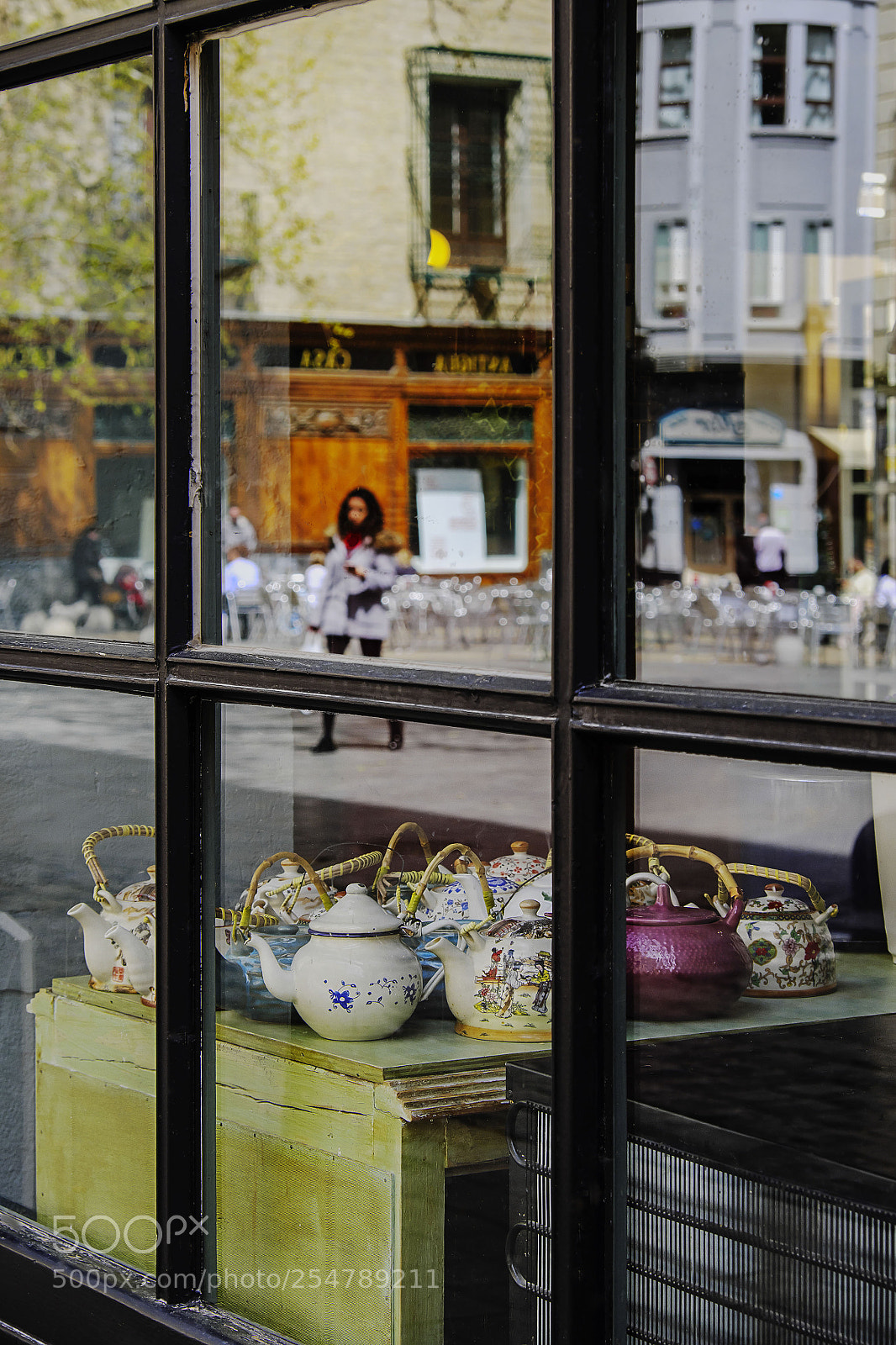 Fujifilm X-T20 sample photo. Reflection and teapots. photography