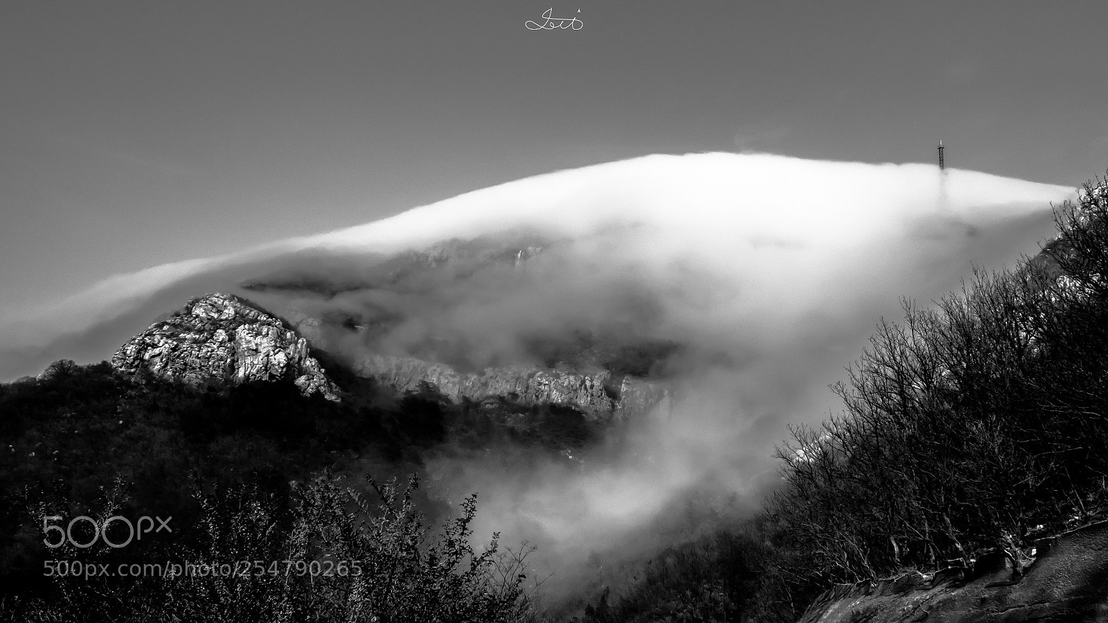 Fujifilm X-T20 sample photo. Mountain fog photography