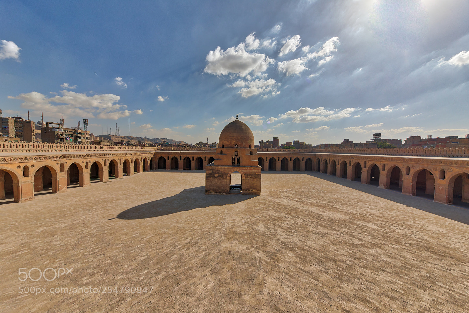 Canon EOS 5D Mark IV sample photo. Courtyard view from rooftop photography