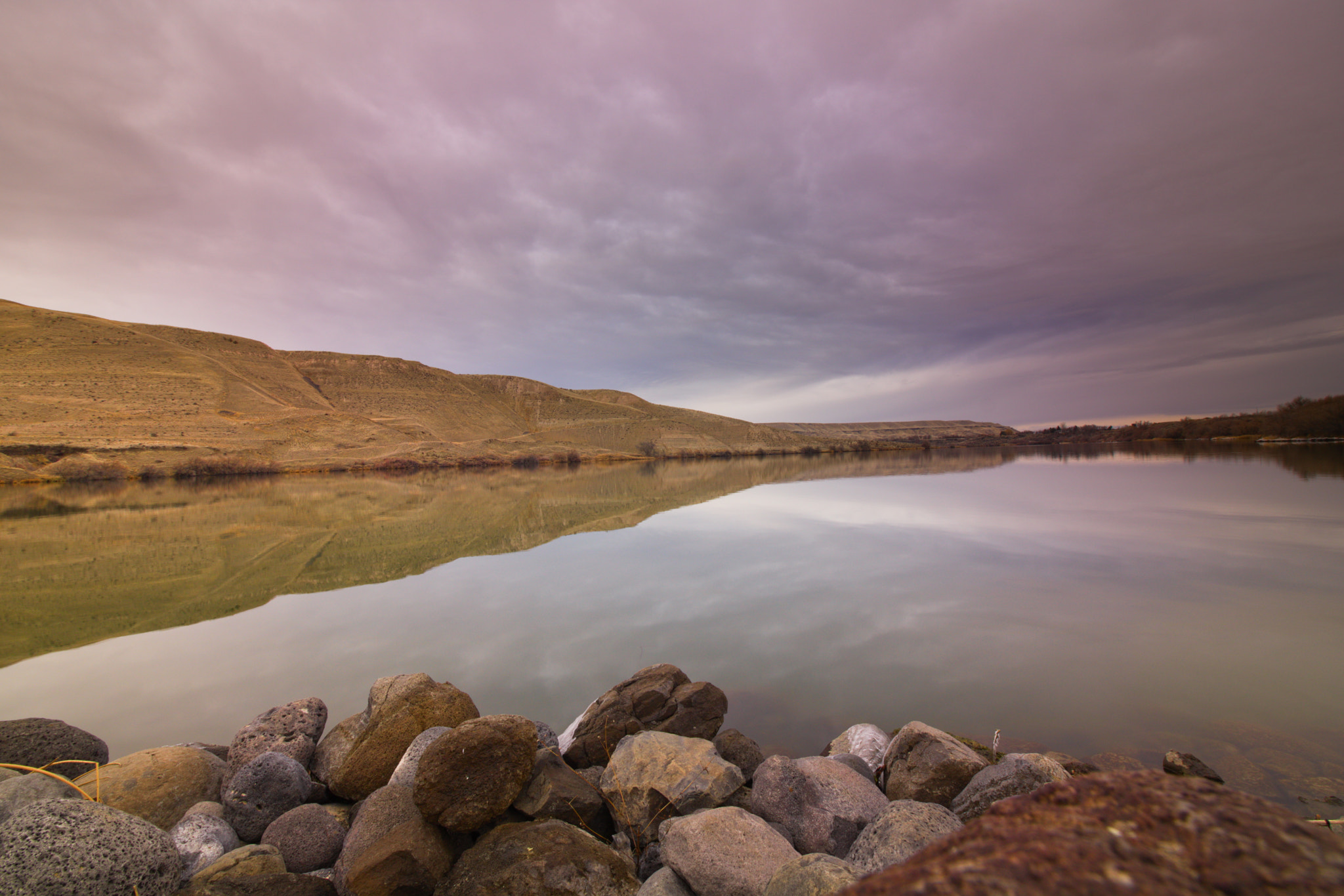 Canon EOS 750D (EOS Rebel T6i / EOS Kiss X8i) sample photo. Serene lake in idaho photography
