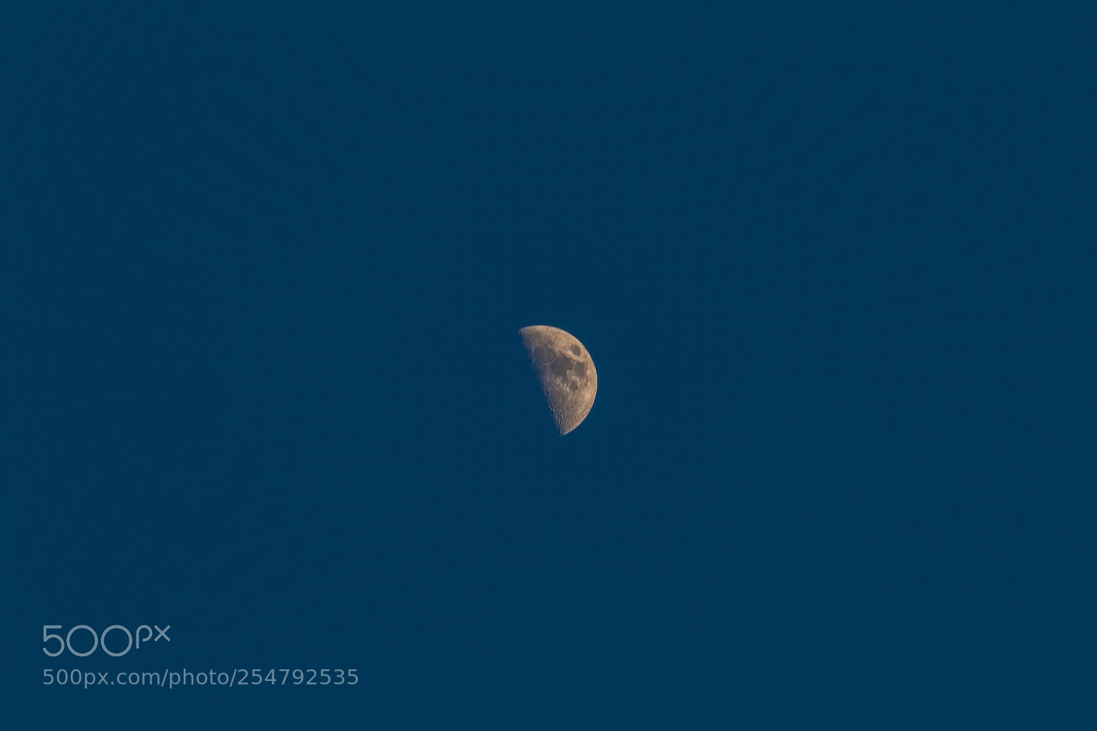 Canon EOS 1300D (EOS Rebel T6 / EOS Kiss X80) sample photo. The moon photography