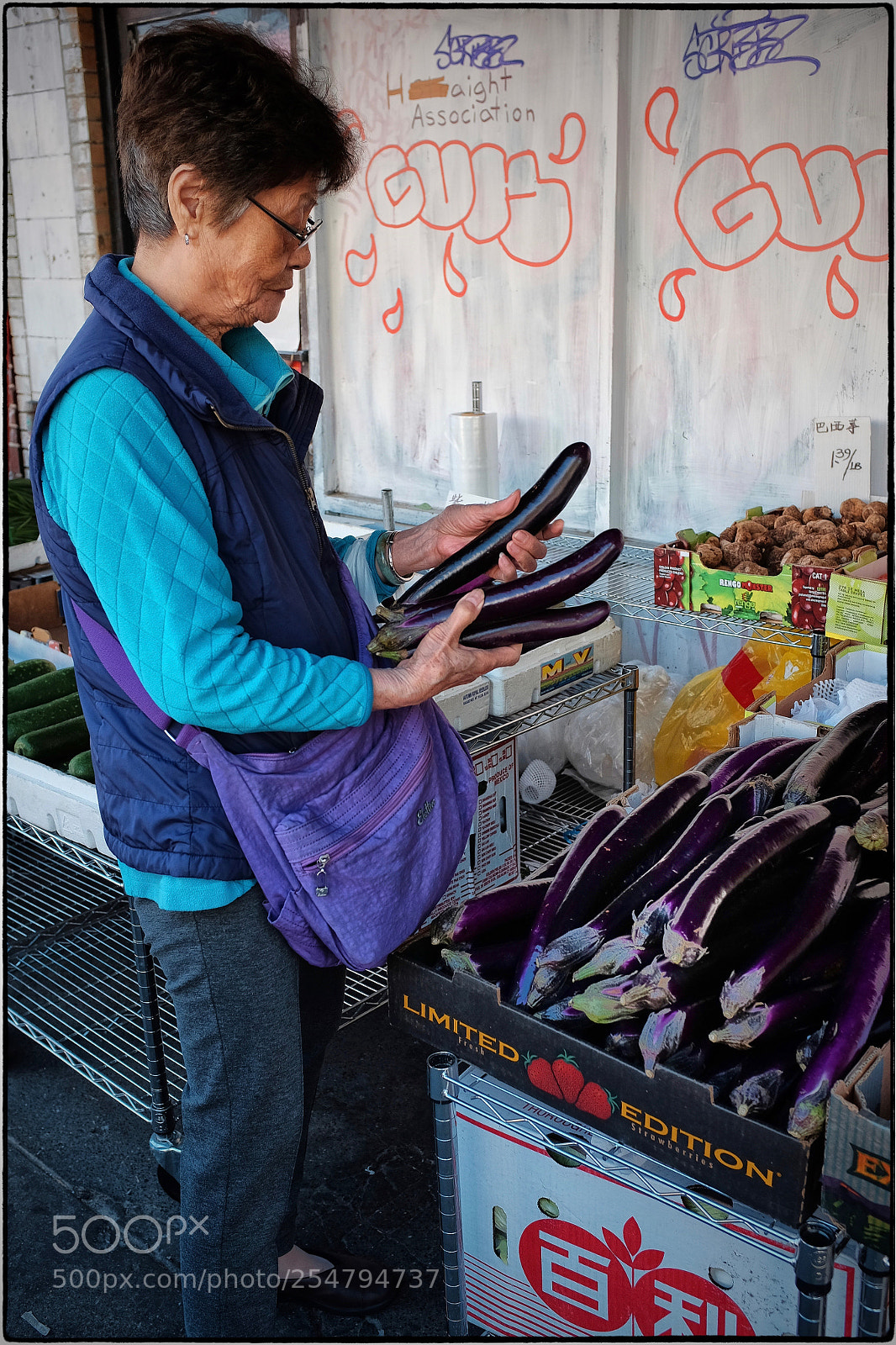 Fujifilm X100T sample photo. Oakland chinatown - purple photography