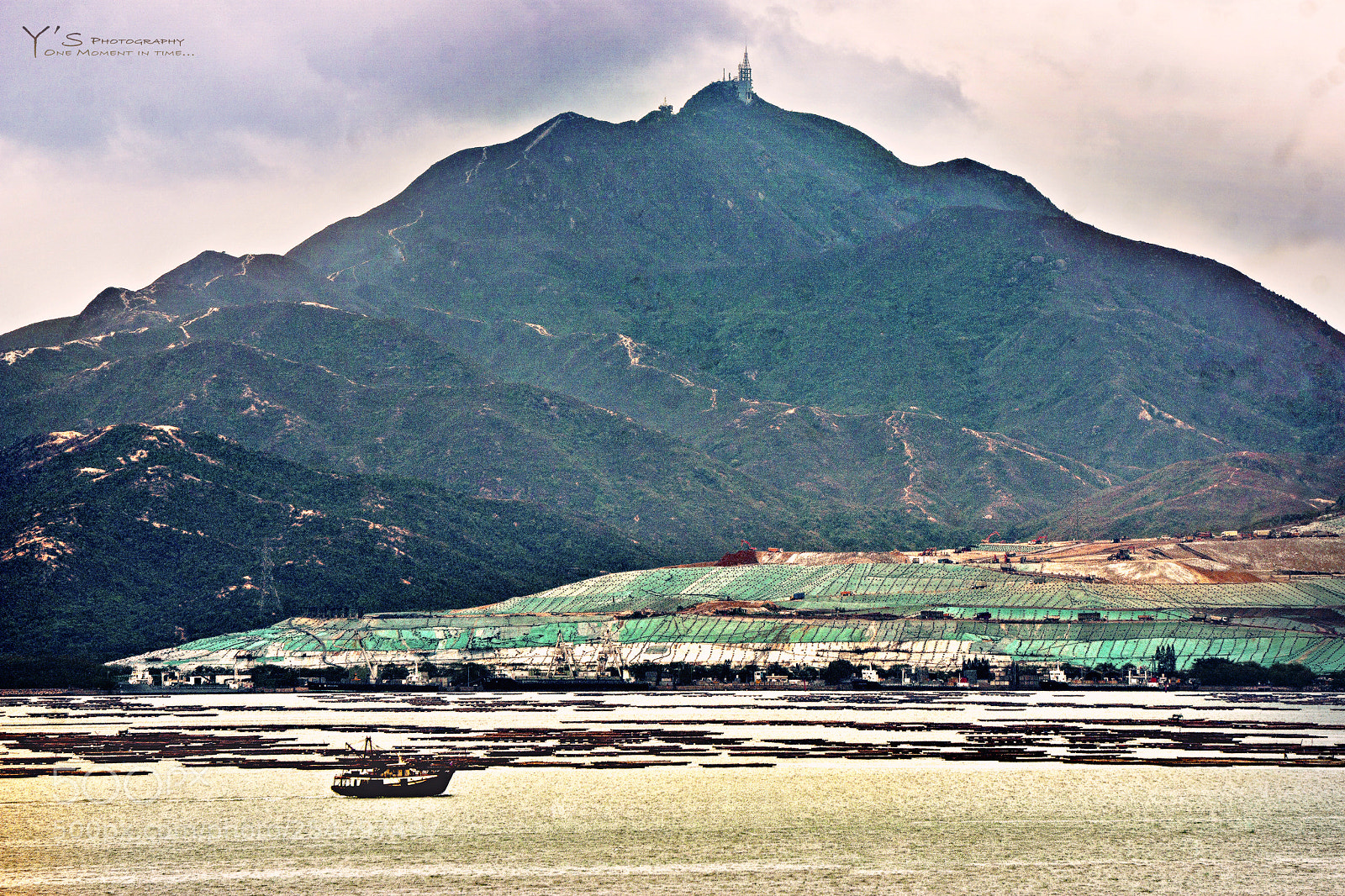 Sony a6000 sample photo. The hill. 山。 photography