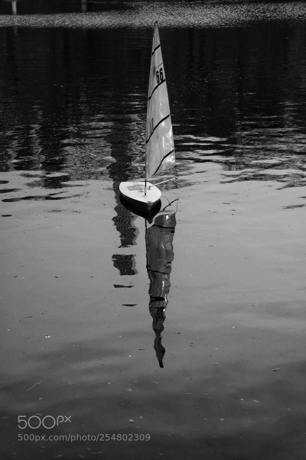 Samsung NX300 sample photo. Alone photography