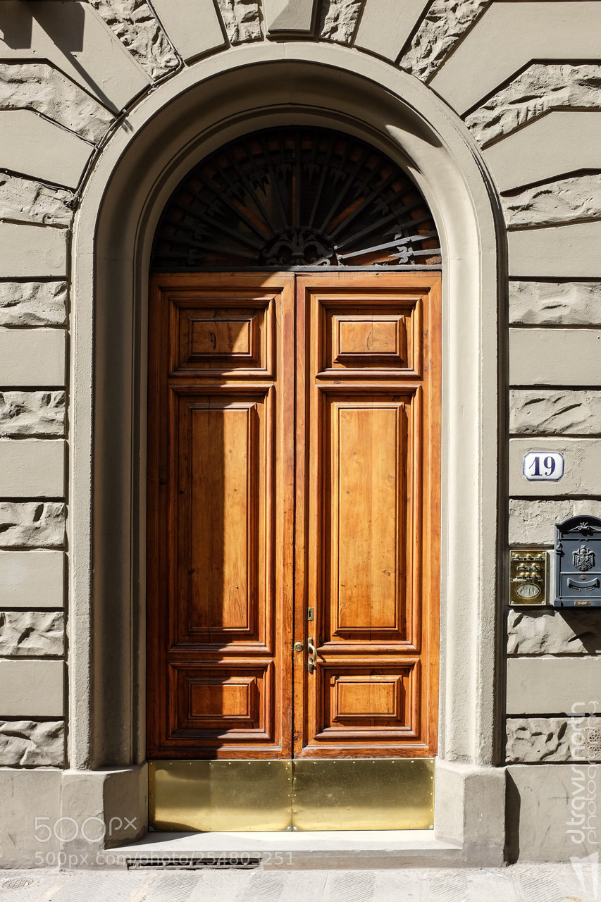 Fujifilm X100S sample photo. Florence door two photography