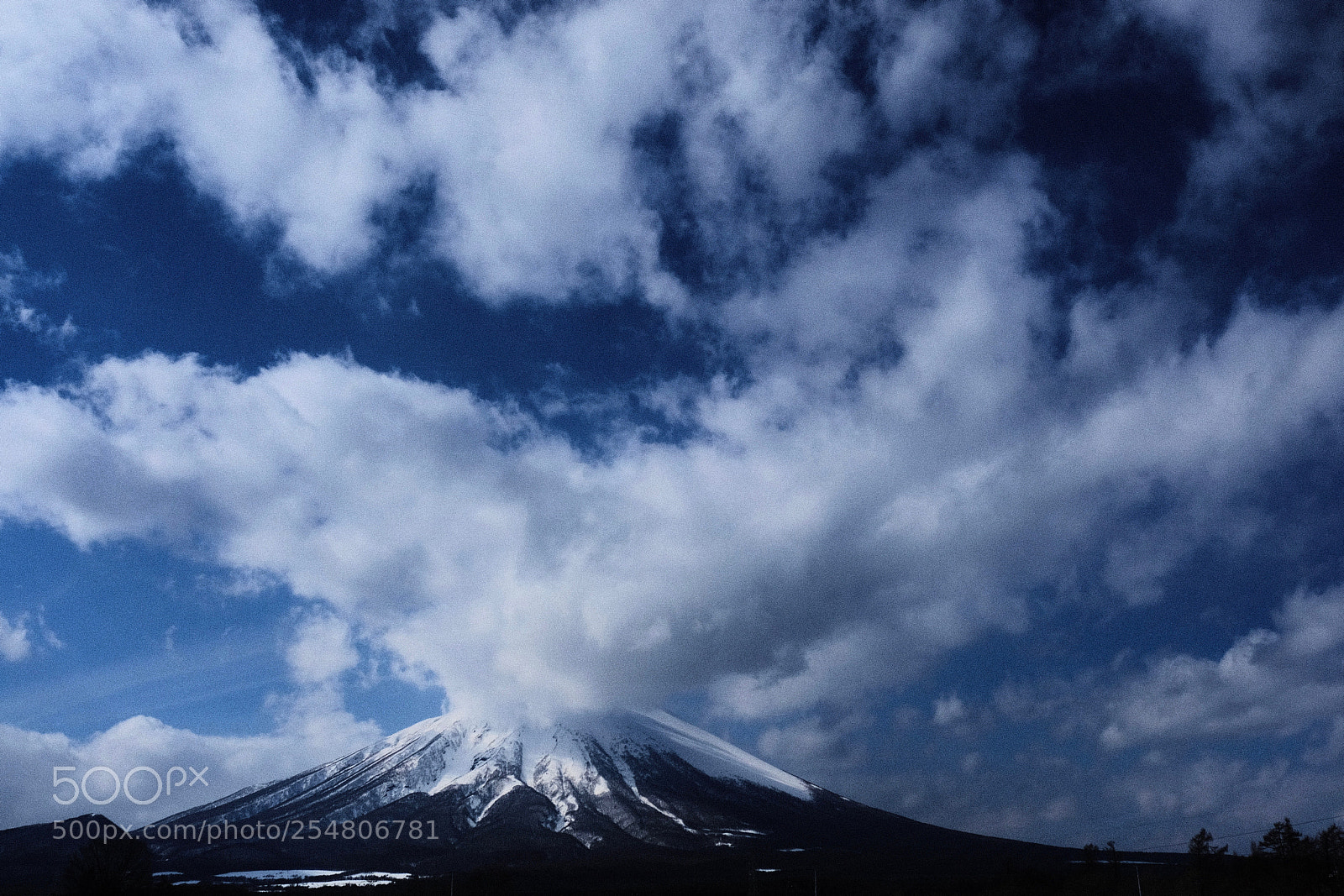 Fujifilm X-T2 sample photo. Mt iwakisan...and white cloud photography