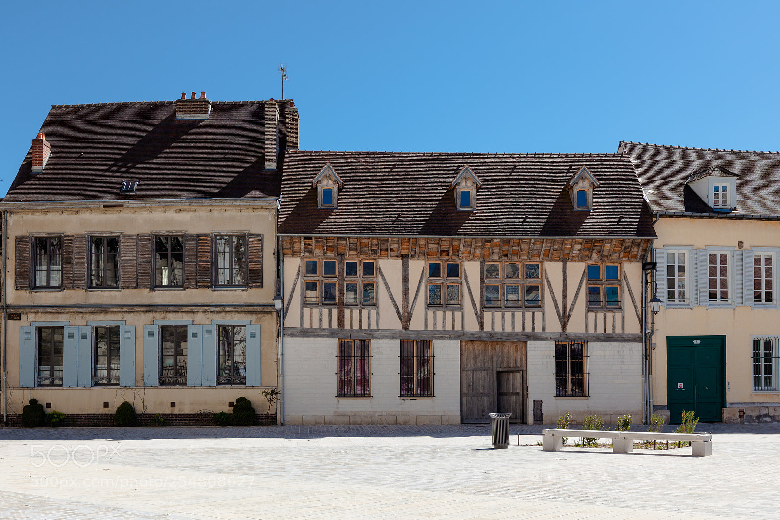 Canon EOS 5D Mark II sample photo. Troyes cityscape photography