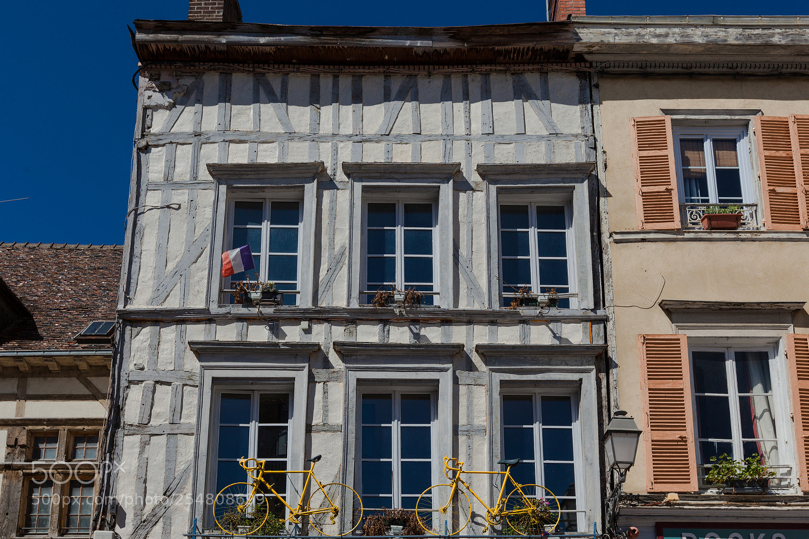 Canon EOS 5D Mark II sample photo. Troyes cityscape photography