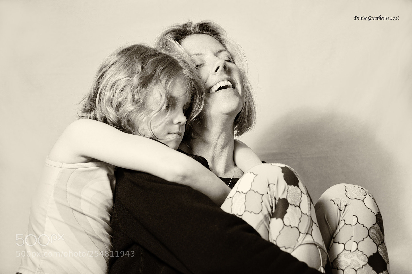 Canon EOS 5D Mark IV sample photo. Mother and daughter  photography