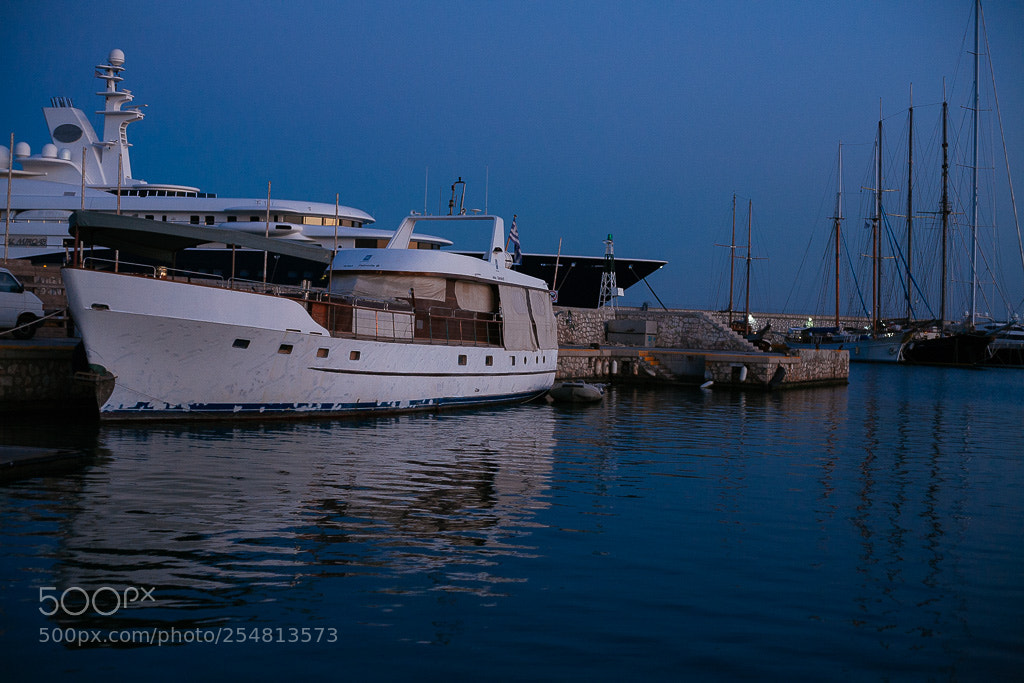 Canon EOS 5D sample photo. El pireo, athens photography