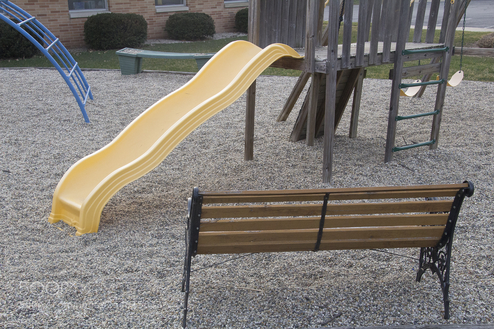 Canon EOS 1200D (EOS Rebel T5 / EOS Kiss X70 / EOS Hi) sample photo. Slide and bench. photography