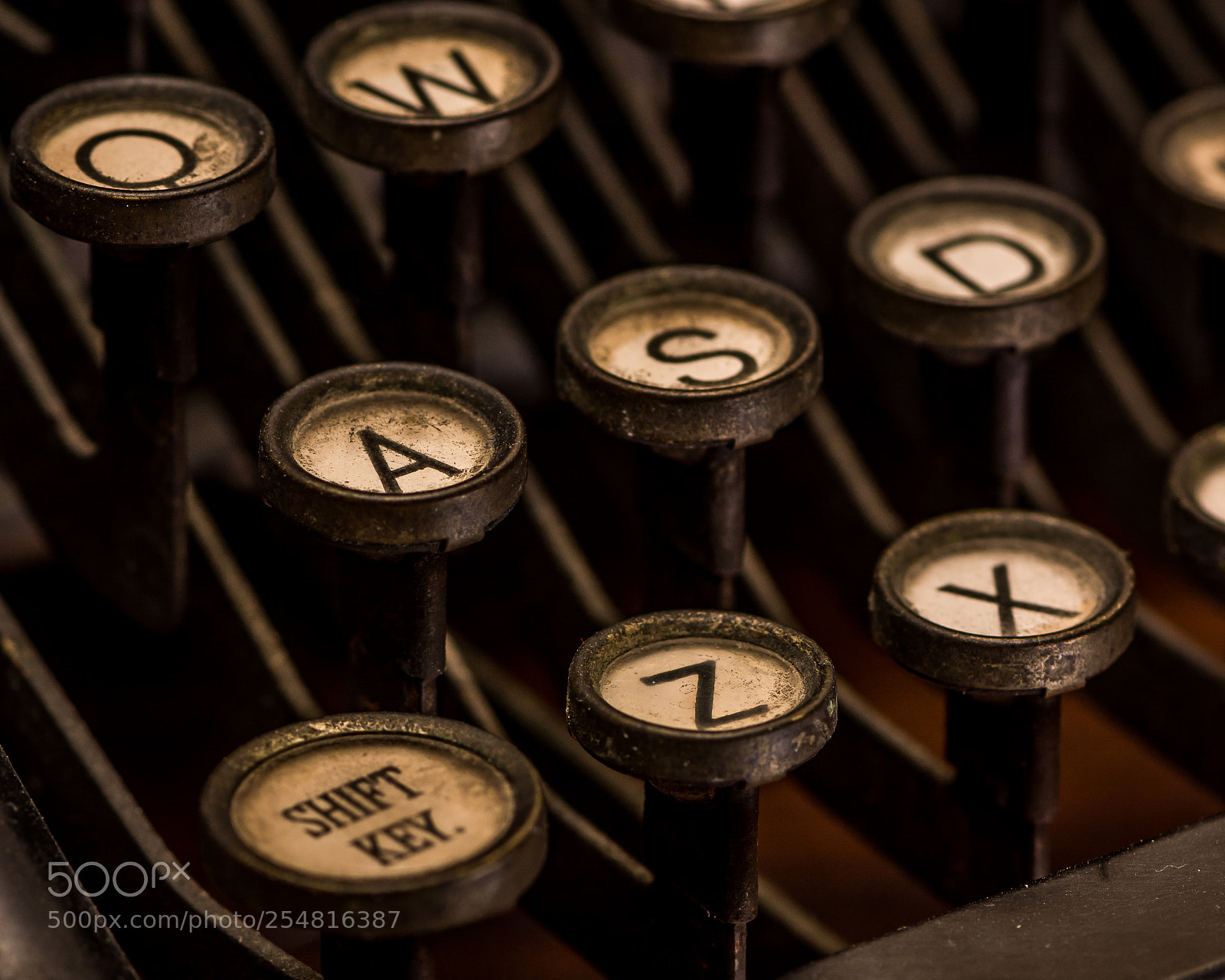 Nikon D7100 sample photo. The keys photography