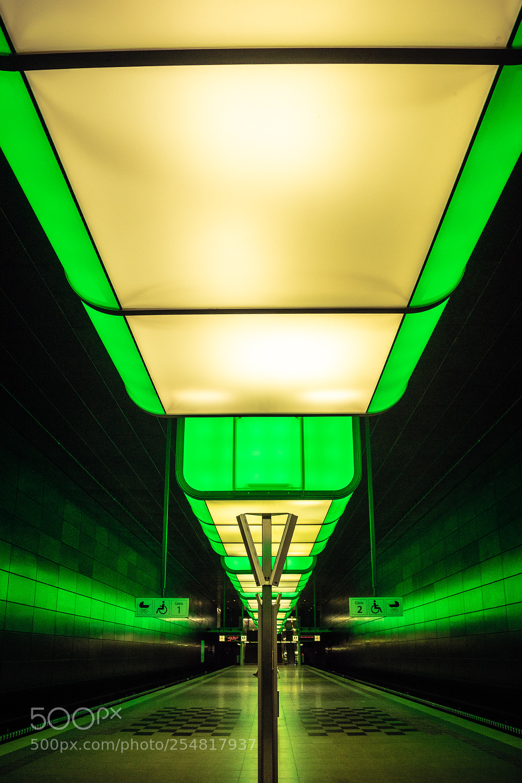 Sony a7 sample photo. Der grüne u-bahnhof photography