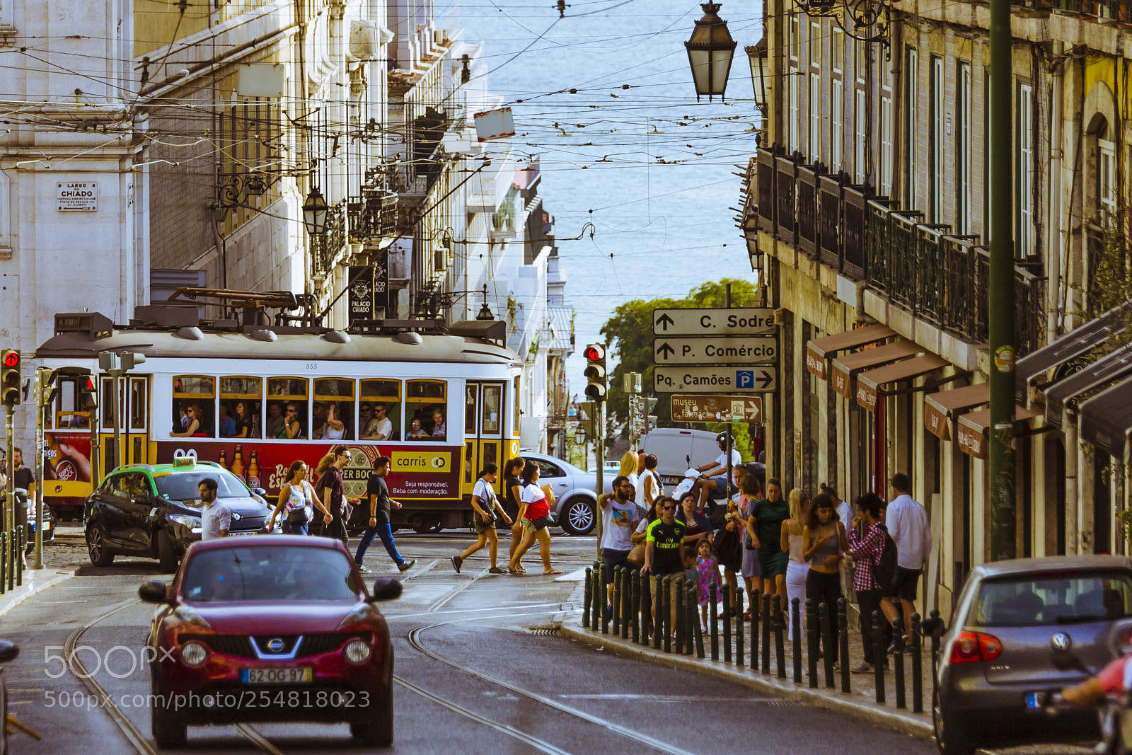 Canon EOS 60D sample photo. Lisbon tram photography