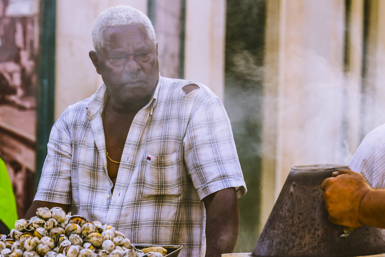 Canon EOS 60D sample photo. Lisbon street vendor photography