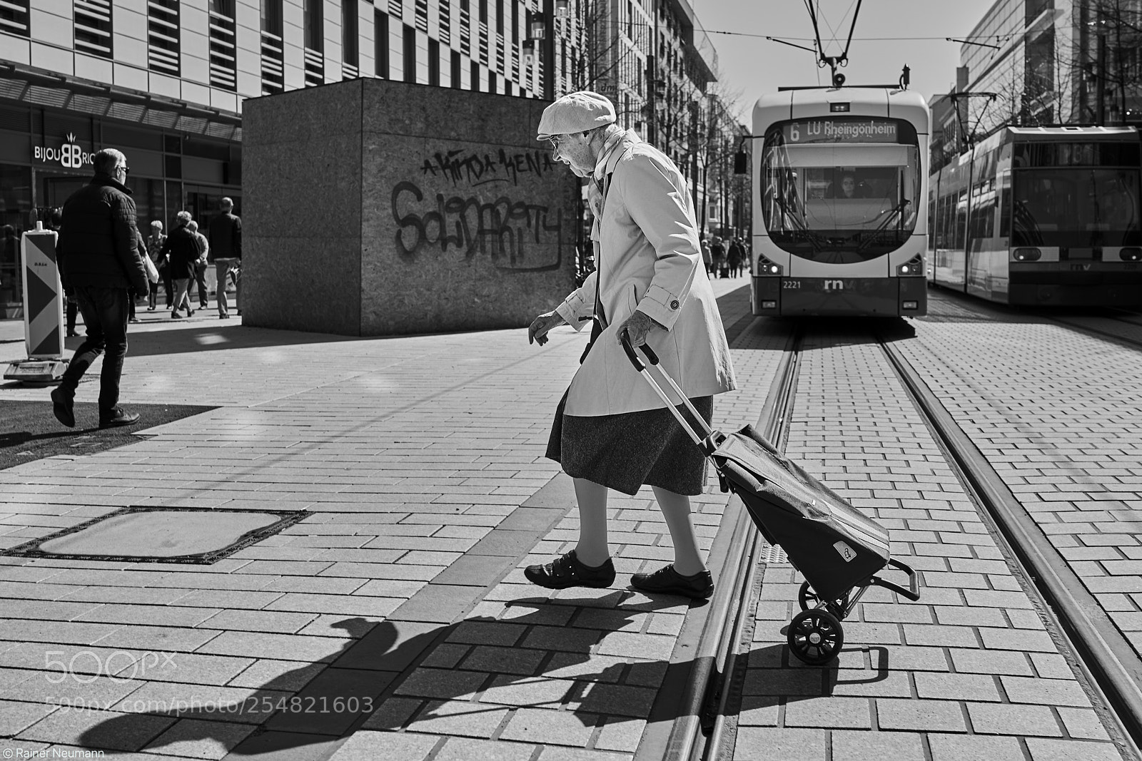 Sony Cyber-shot DSC-RX1R II sample photo. Frau 507 b&w photography