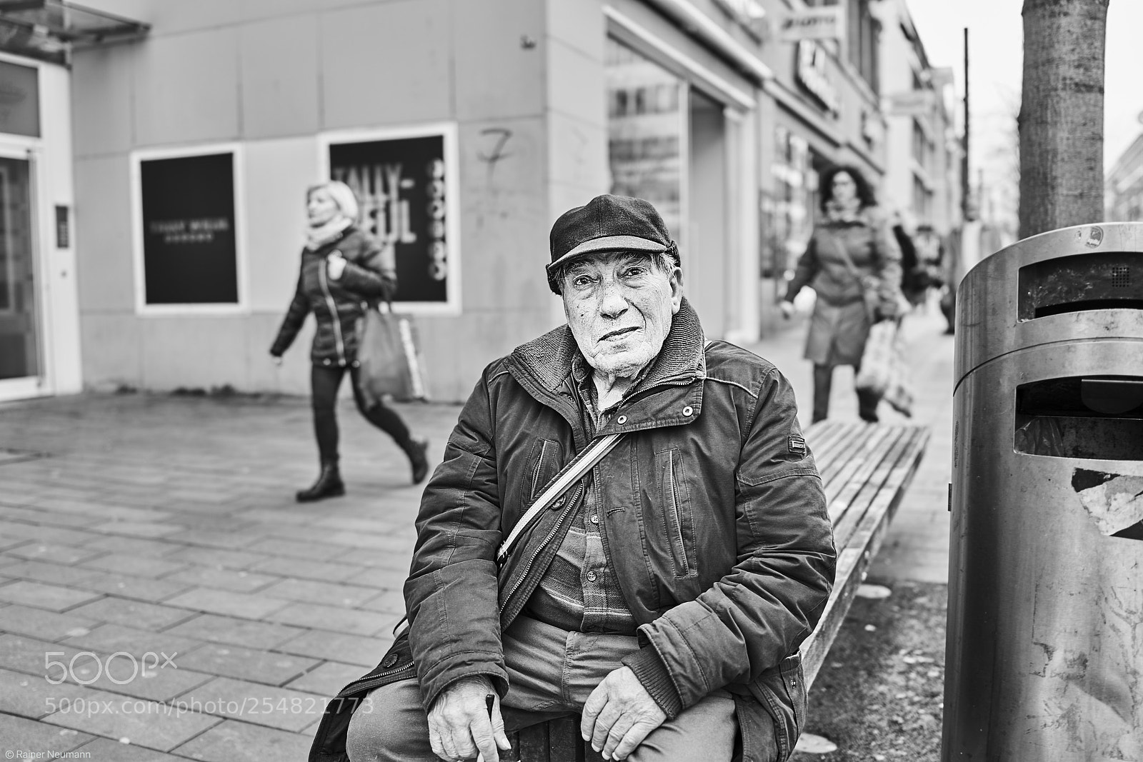 Sony Cyber-shot DSC-RX1R II sample photo. Mann 555 b&w photography