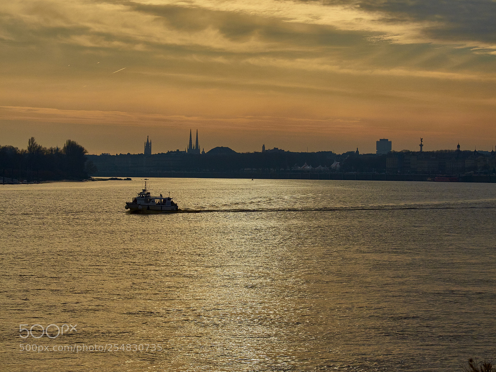 Fujifilm X20 sample photo. Garonne river with bordeaux photography