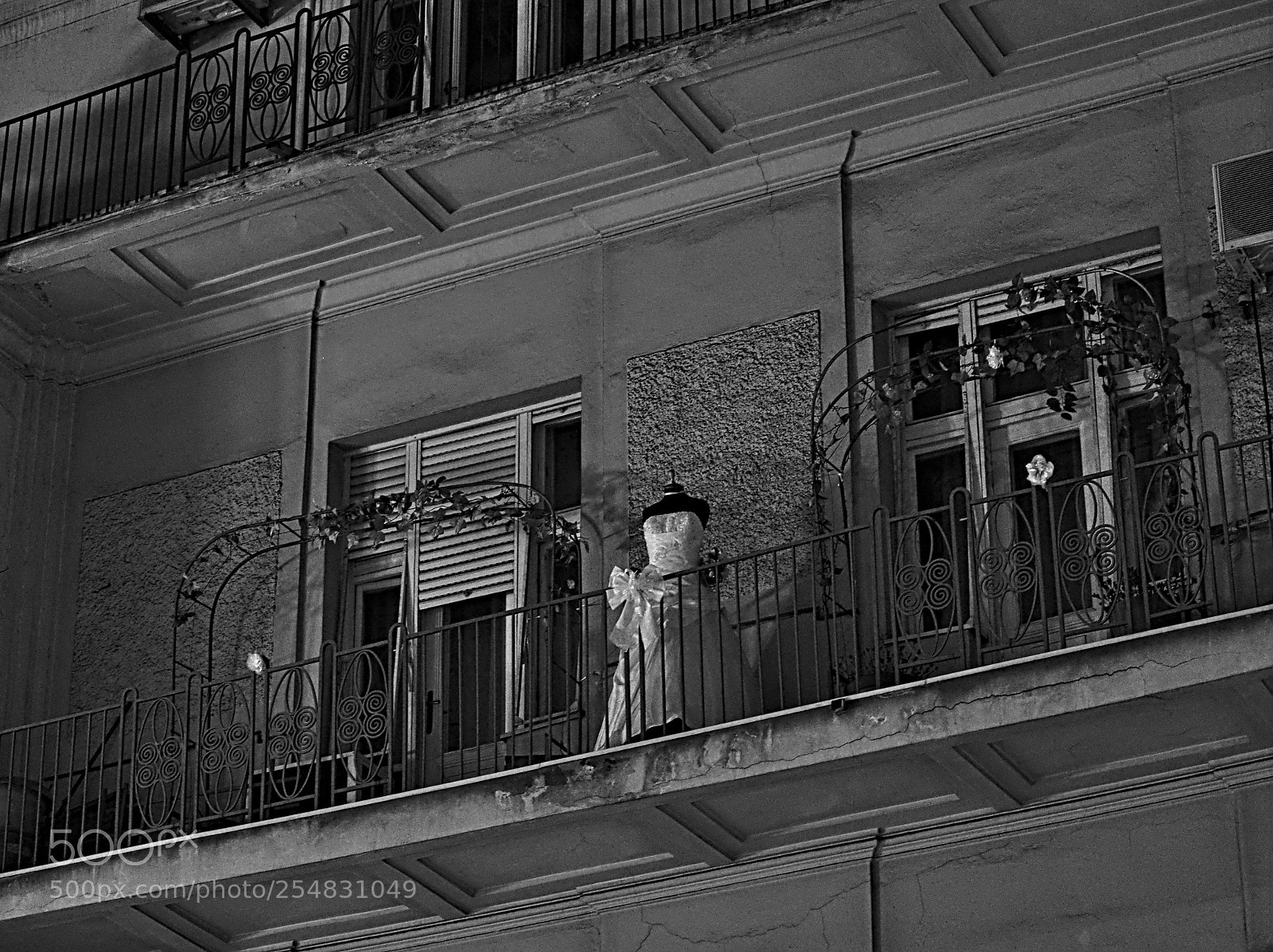 Olympus OM-D E-M5 II sample photo. Bride in the night photography
