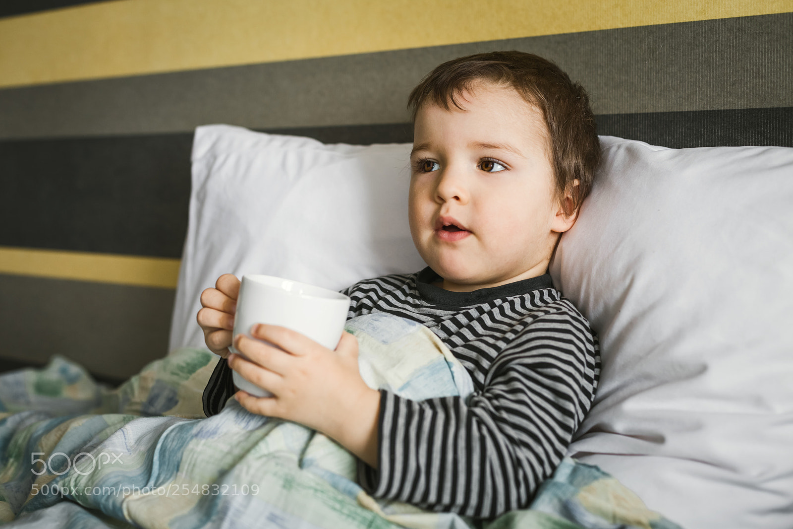 Canon EOS 5D Mark II sample photo. Sick curing boy with photography