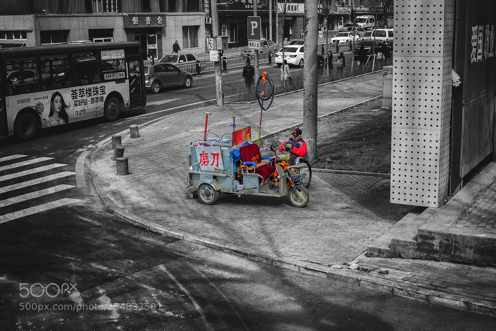 Fujifilm X100S sample photo. A old man sharpens photography