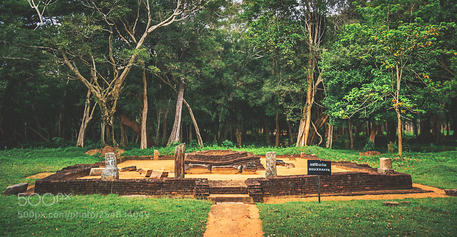 Canon EOS 600D (Rebel EOS T3i / EOS Kiss X5) sample photo. Ruin of the pidurangala photography