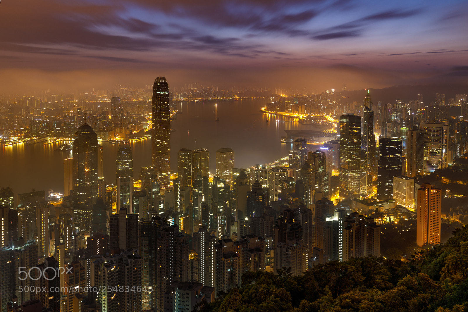 Canon EOS 5D Mark IV sample photo. The city is awakening photography