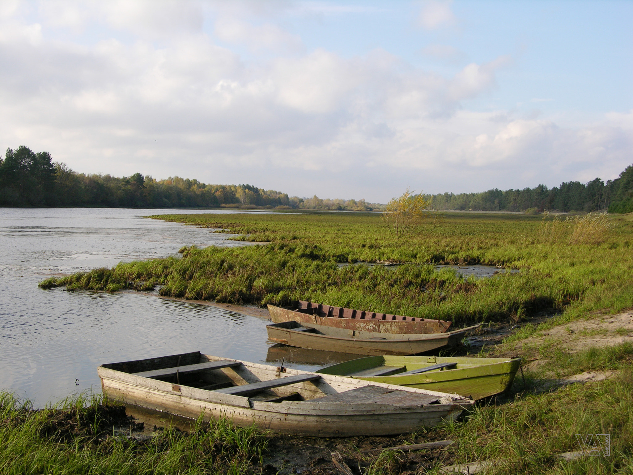 Nikon E8700 sample photo. Boats on the river unzha photography