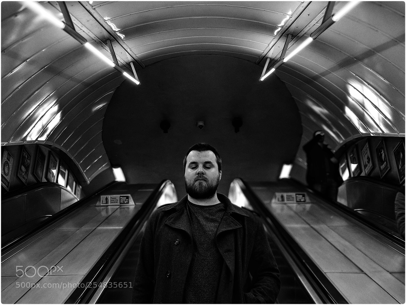 Google Pixel 2 sample photo. Swan underground photography