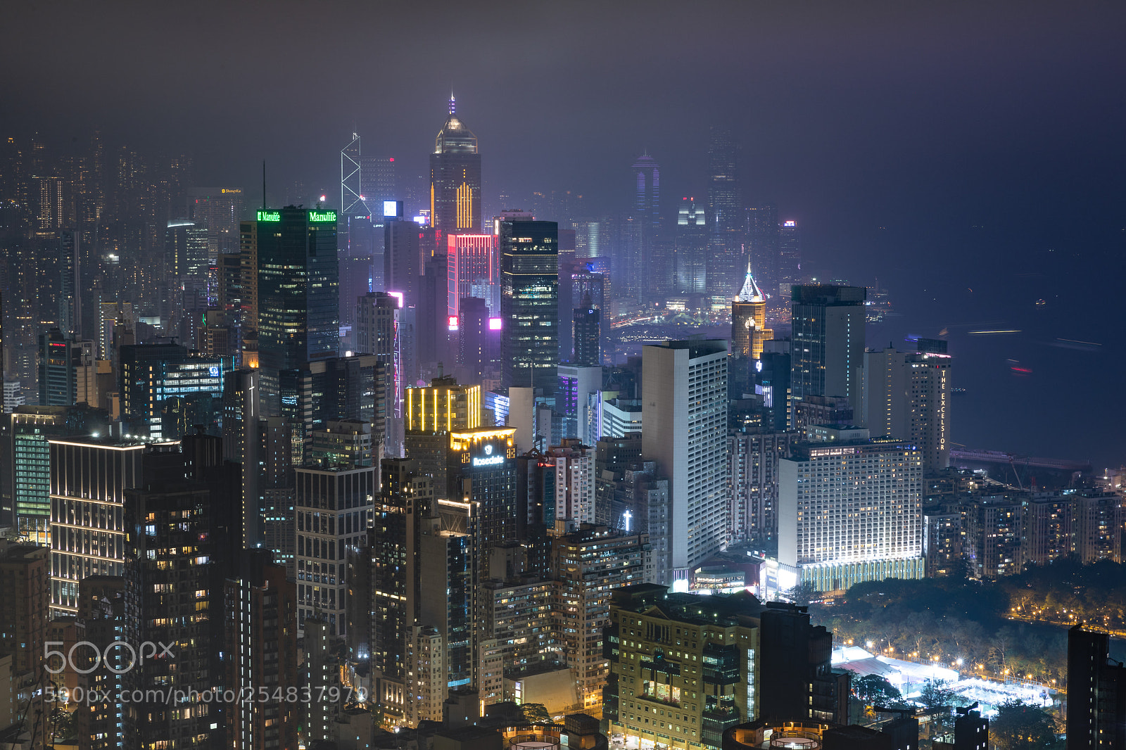 Canon EOS 5D Mark IV sample photo. Misty night photography