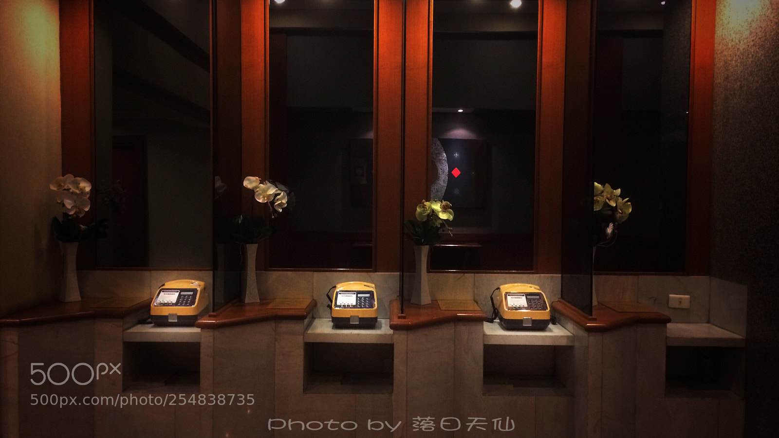Apple iPhone 5s sample photo. Public telephone photography
