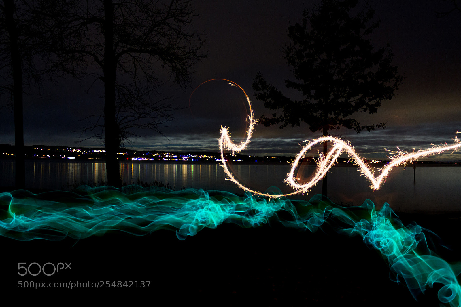 Canon EOS 550D (EOS Rebel T2i / EOS Kiss X4) sample photo. First try on lightpainting photography