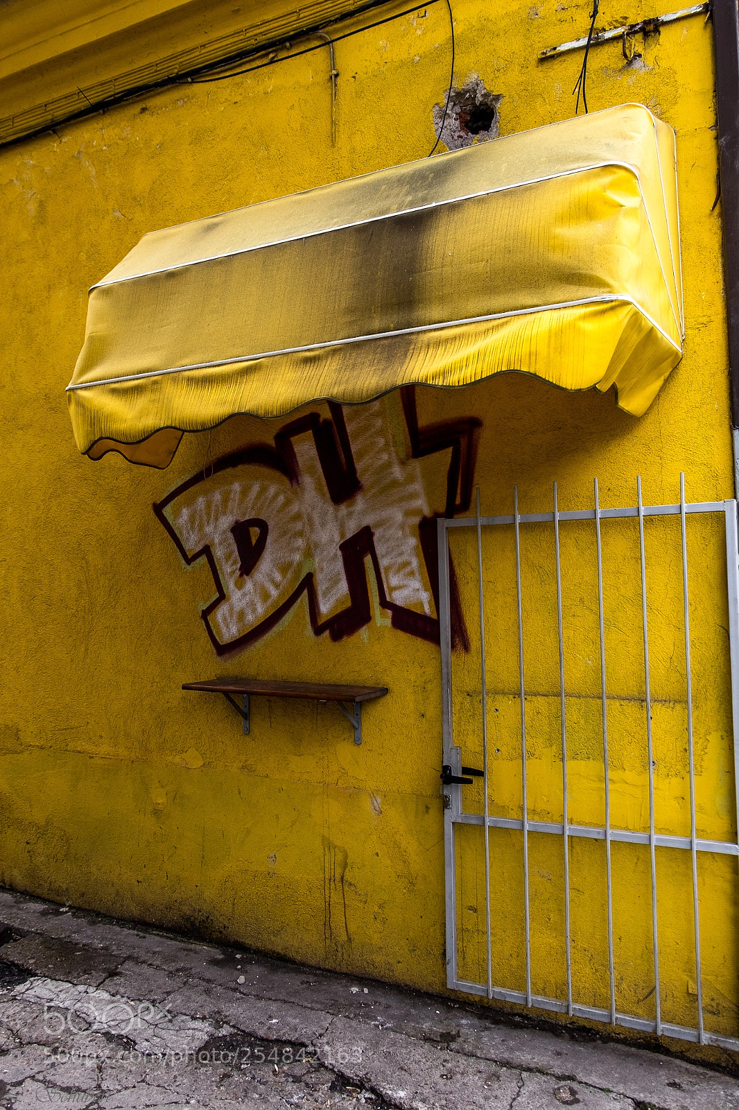 Fujifilm X-T1 sample photo. Smoking place photography